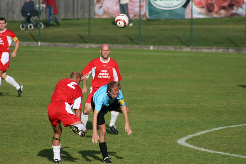 gal/08. Spieltag- SV Reischach-Rasen/2006-10-24 - SVR gg. Rasen-Antholz 048.jpg